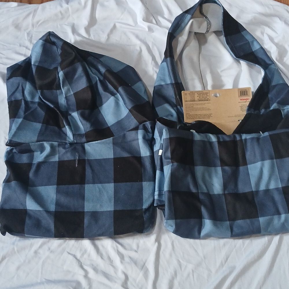 Wrangler Dog Hoodie – Fleece Dog Coat with Leash Hole  Sz XL  Back Lengt…